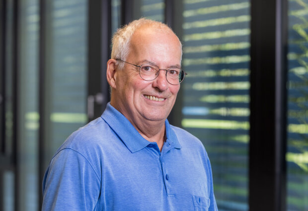 Mag. Peter Holub Mag. Peter Holub